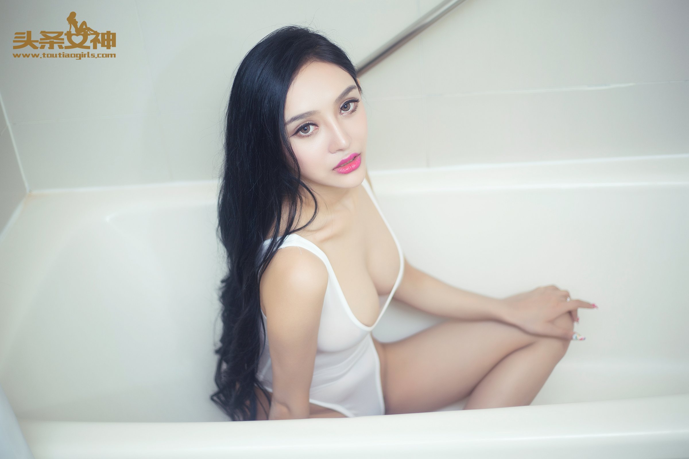 洛可可 [TouTiao头条女神]高清写真图2016-08-26 极致湿身
