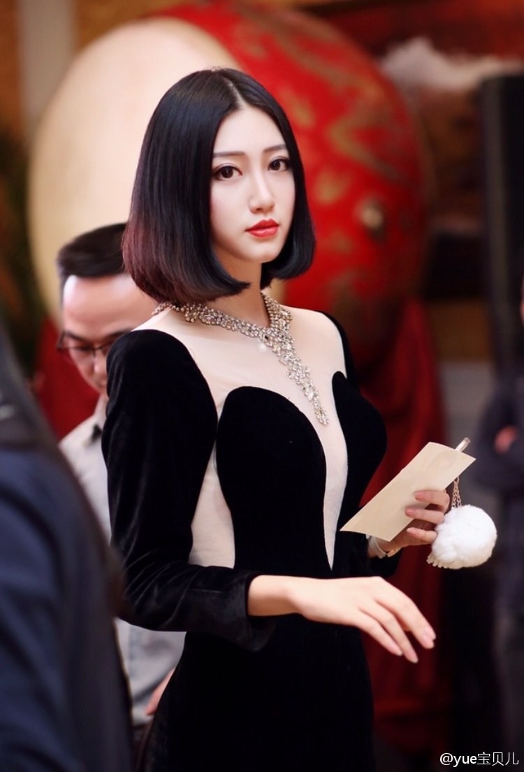 yue宝贝儿(王玥) 清新短发养眼写真图