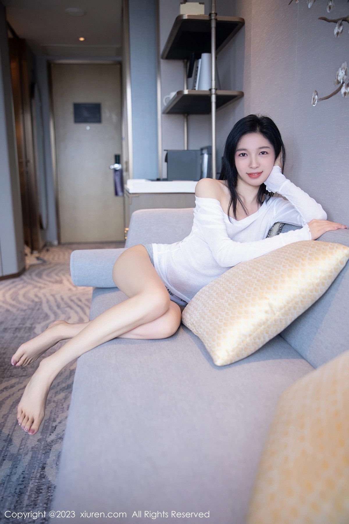 [XiuRen]高清写真图 2023.04.23 No.6619 茜茜Kimi 清纯美腿