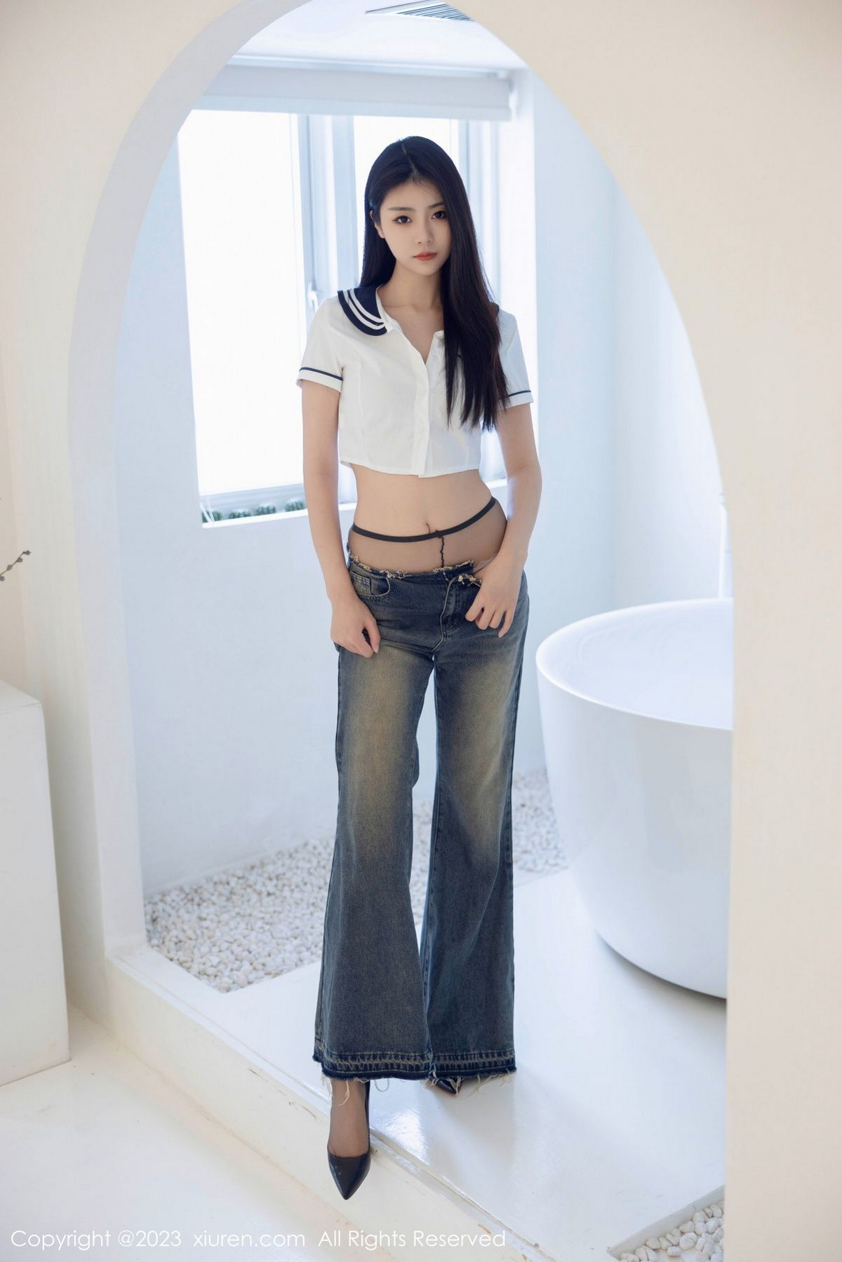 [XiuRen]高清写真图 2023.07.05 No.7027 可乐Vicky 黑丝美腿