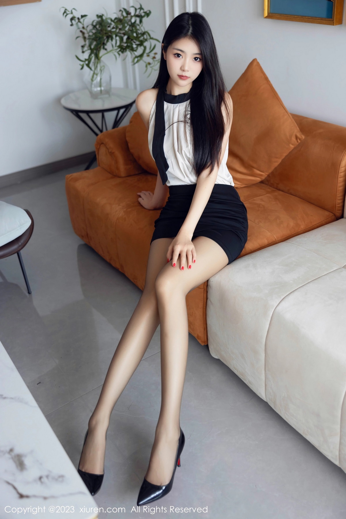 [XiuRen]高清写真图 2023.09.06 No.7342 可乐Vicky 丝袜美腿