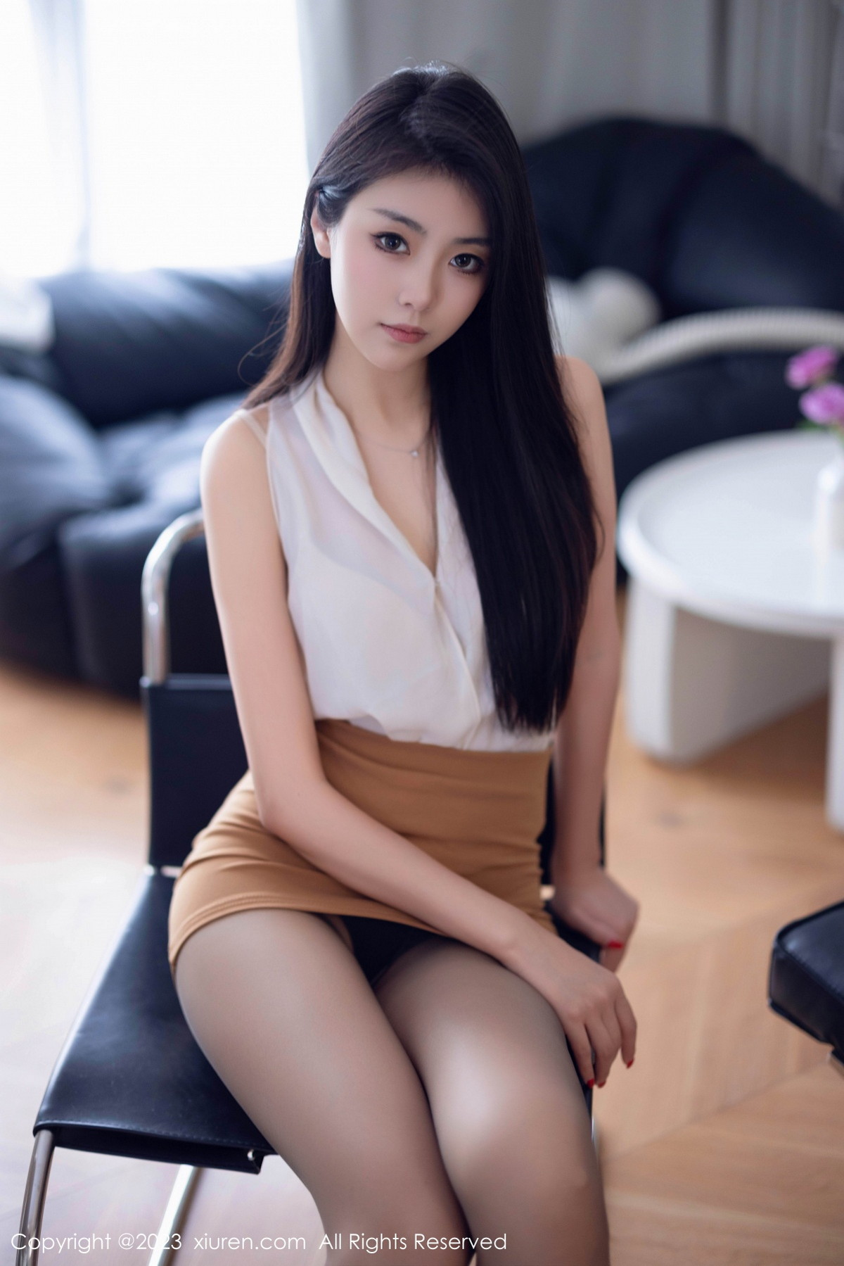 [XiuRen]高清写真图 2023.09.14 No.7387 可乐Vicky 黑丝美腿