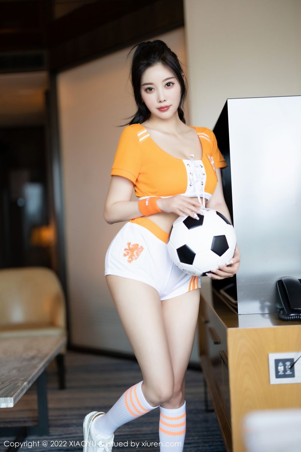 [XIAOYU]高清写真图 2022.11.18 Vol.907 杨晨晨Yom  足球宝贝杨晨晨 橙色的运动服饰