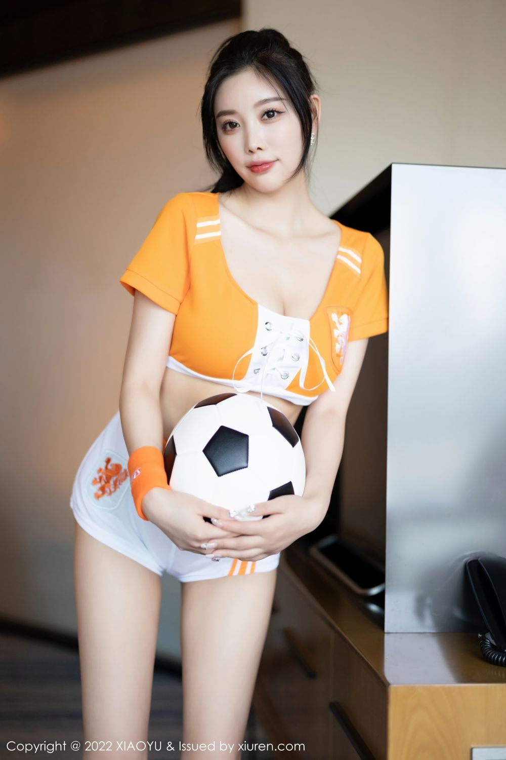 [XIAOYU]高清写真图 2022.11.18 Vol.907 杨晨晨Yom  足球宝贝杨晨晨 橙色的运动服饰