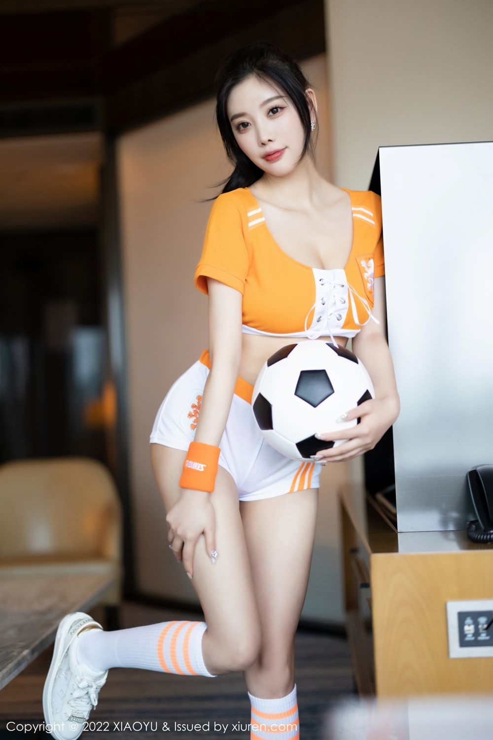 [XIAOYU]高清写真图 2022.11.18 Vol.907 杨晨晨Yom  足球宝贝杨晨晨 橙色的运动服饰