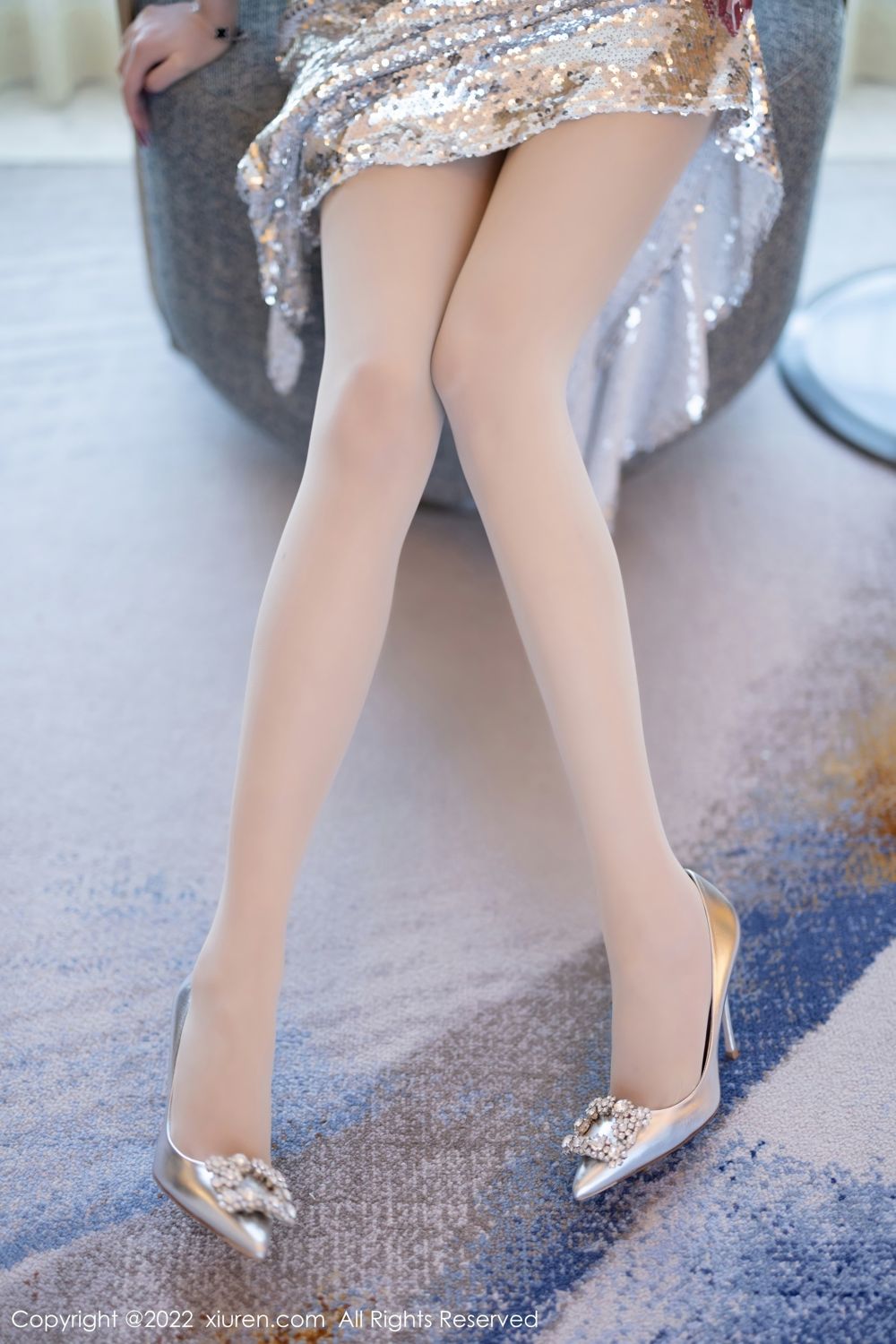  [XiuRen秀人网] 2022.11.15 No.5860 女神杨晨晨 银色吊带短裙
