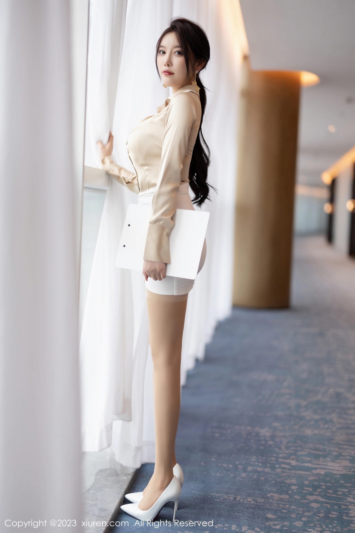 [XiuRen]高清写真图 2023.04.23 No.6620 杨晨晨Yome 美臀短裙