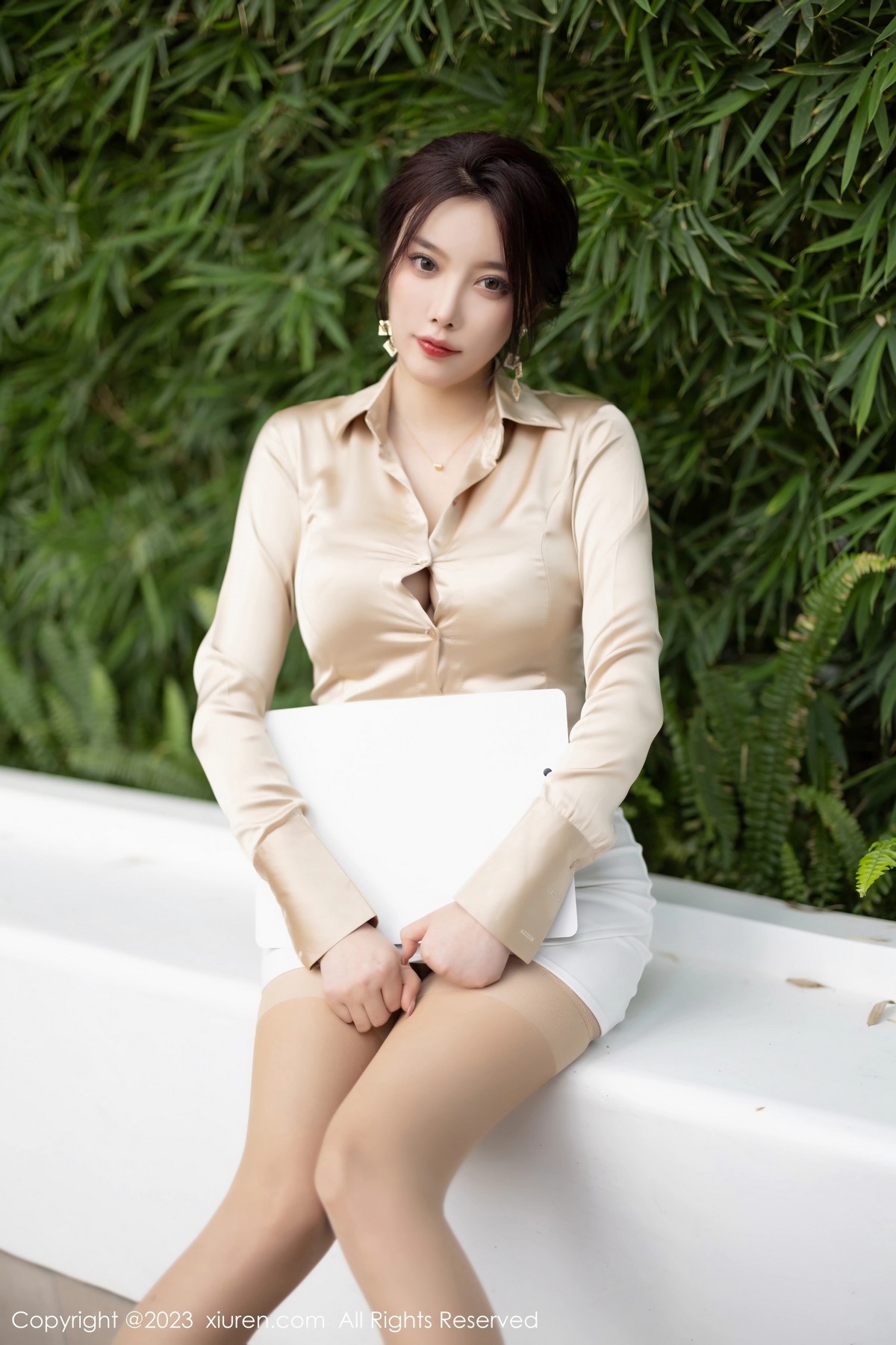 [XiuRen]高清写真图 2023.04.23 No.6620 杨晨晨Yome 美臀短裙