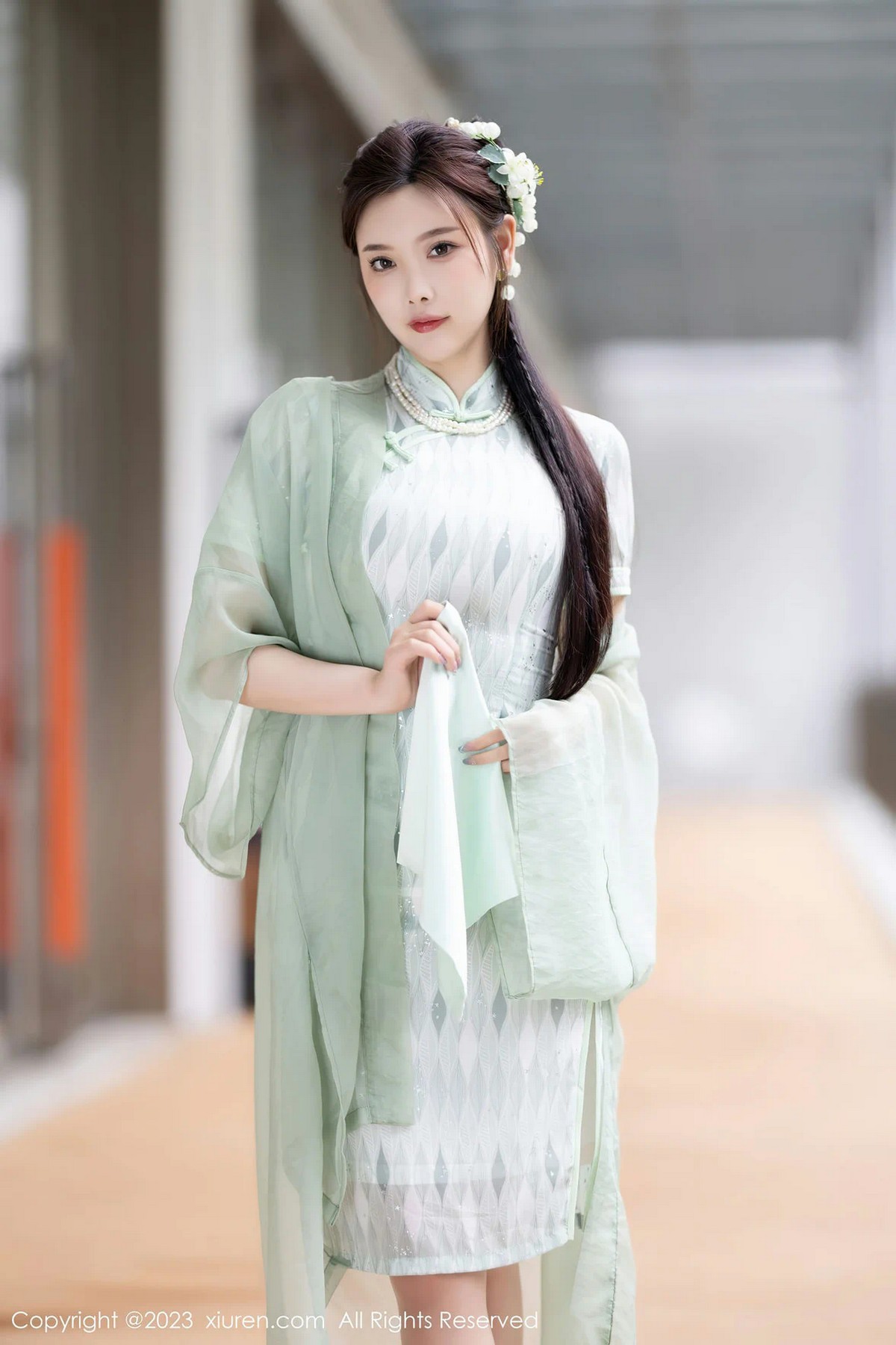 [XiuRen]高清写真图 2023.06.27 No.6983 杨晨晨Yome 旗袍美腿