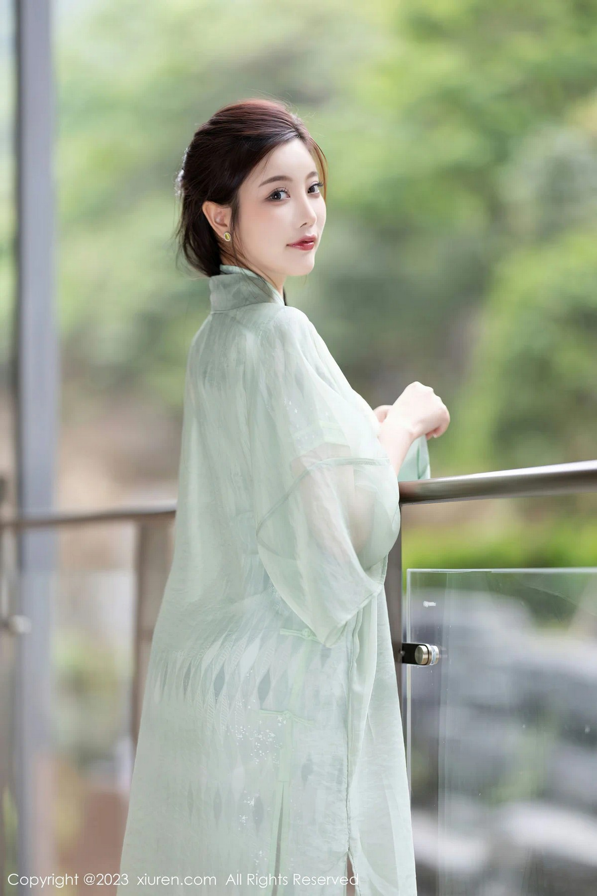 [XiuRen]高清写真图 2023.06.27 No.6983 杨晨晨Yome 旗袍美腿