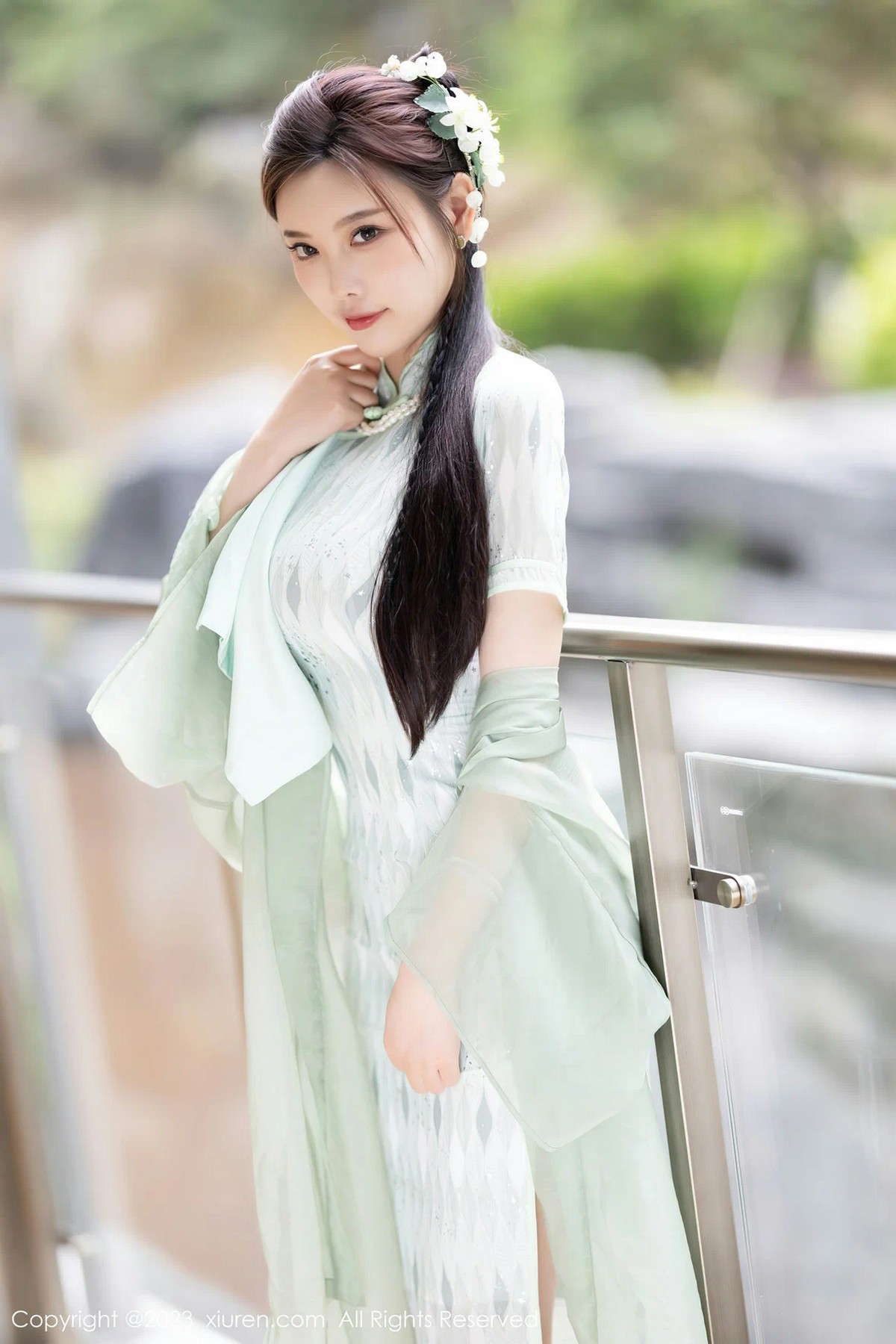 [XiuRen]高清写真图 2023.06.27 No.6983 杨晨晨Yome 旗袍美腿