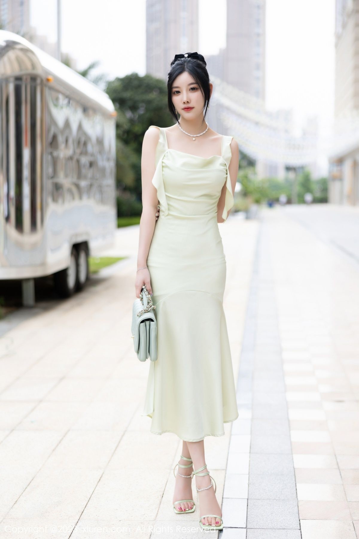[XiuRen]高清写真图 2023.09.19 No.7410 杨晨晨Yome 美臀长裙