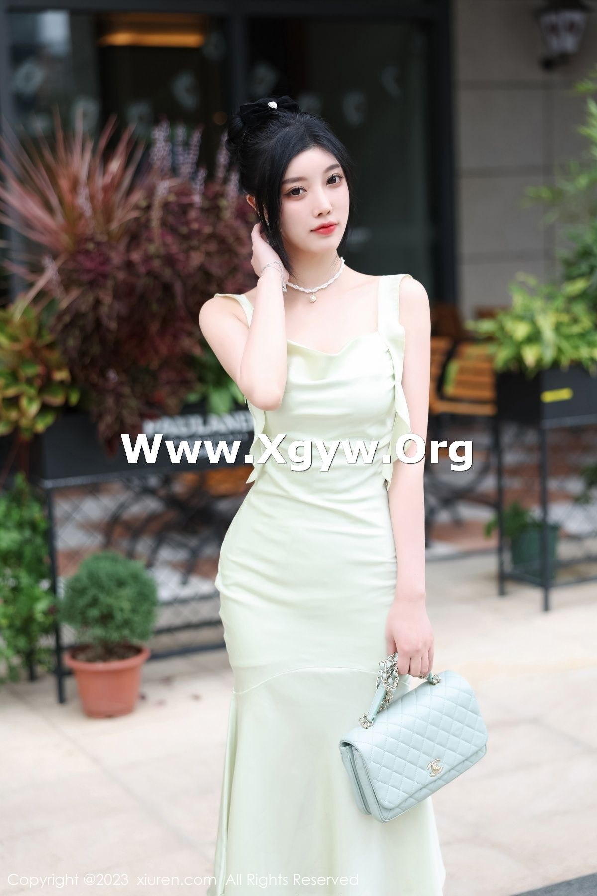 [XiuRen]高清写真图 2023.09.19 No.7410 杨晨晨Yome 美臀长裙