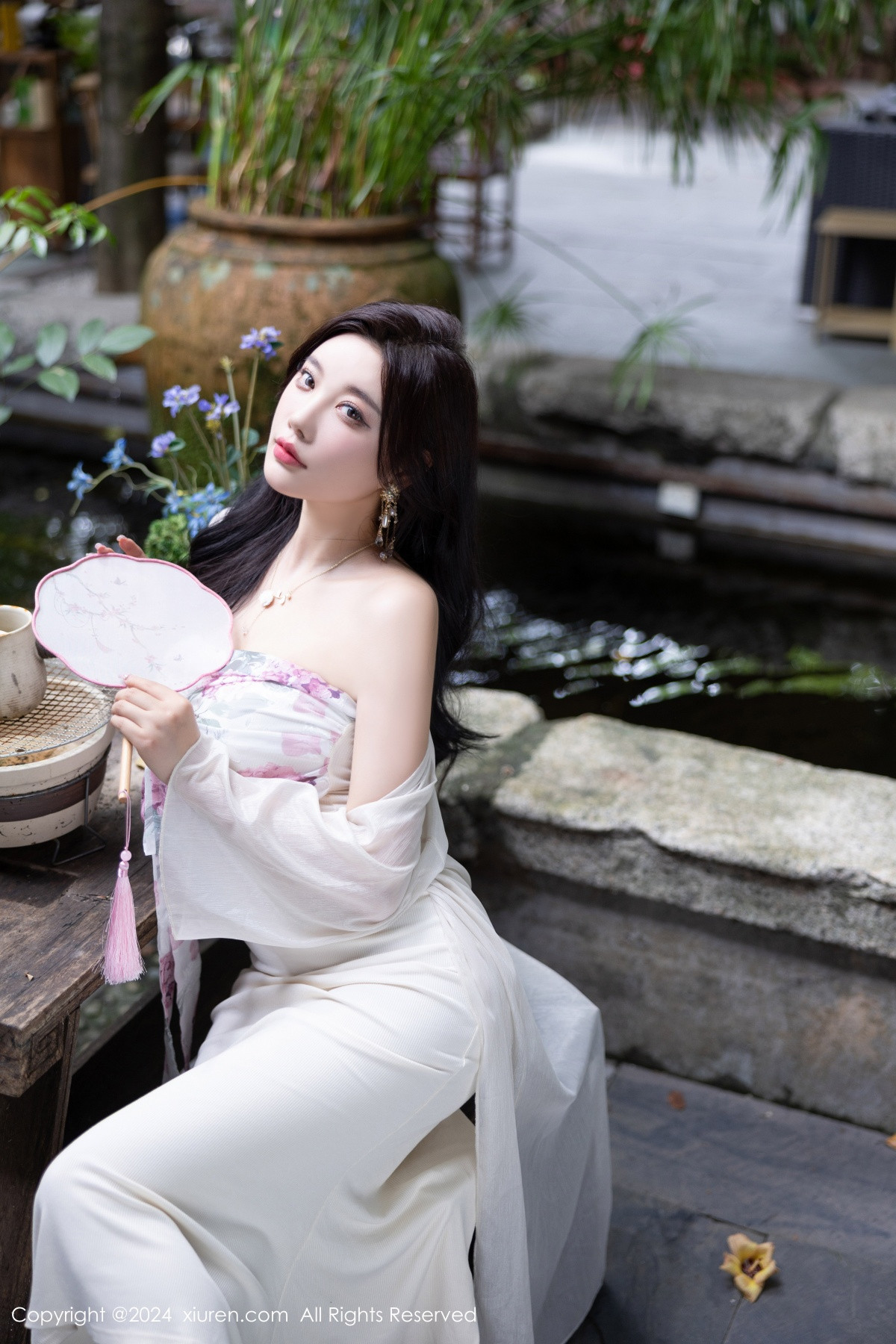 [XiuRen]高清写真图 2024.07.26 No.8926 杨晨晨Yome 丝袜美腿