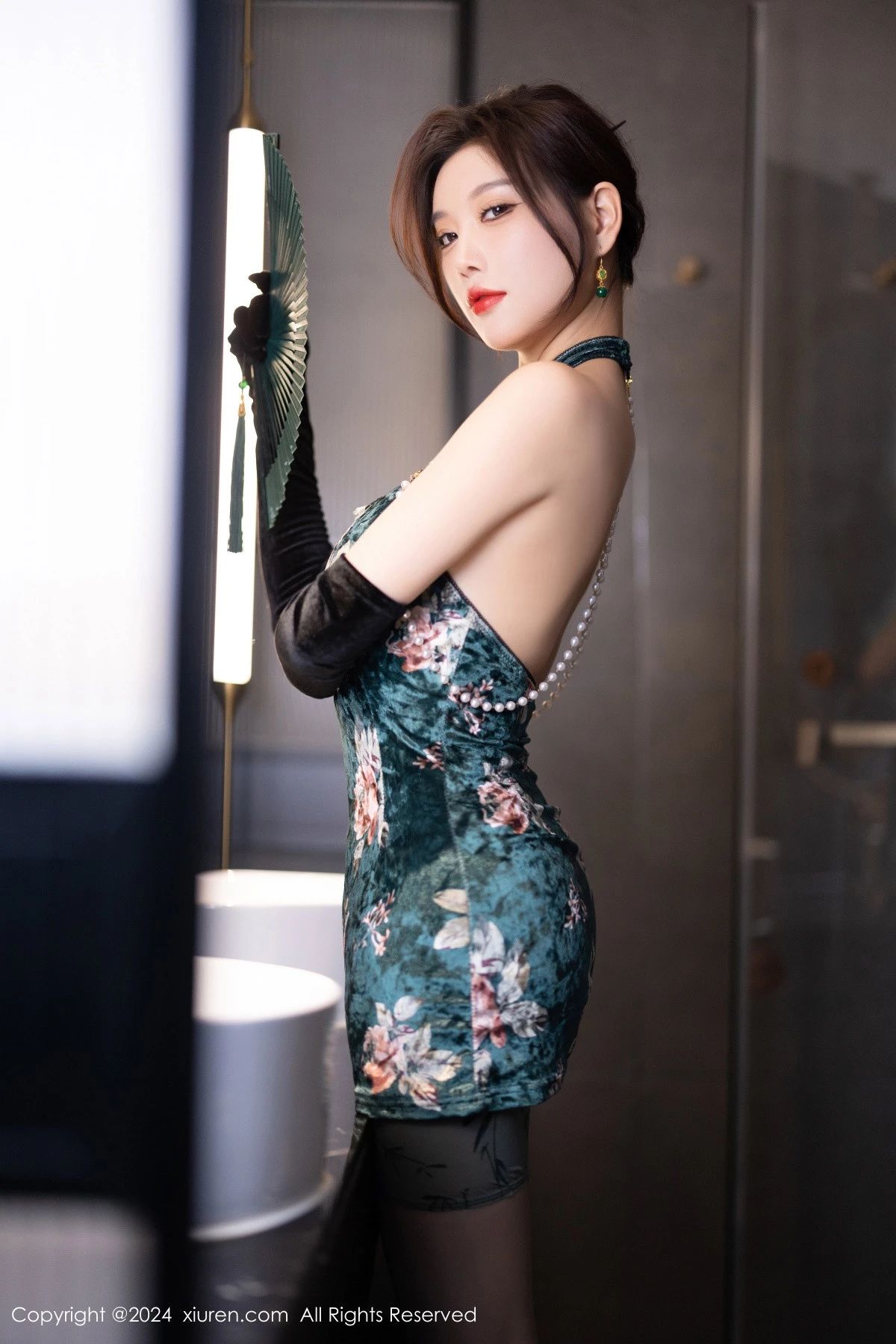 [XiuRen]高清写真图 2024.09.14 No.9165 杨晨晨Yome 黑丝美腿