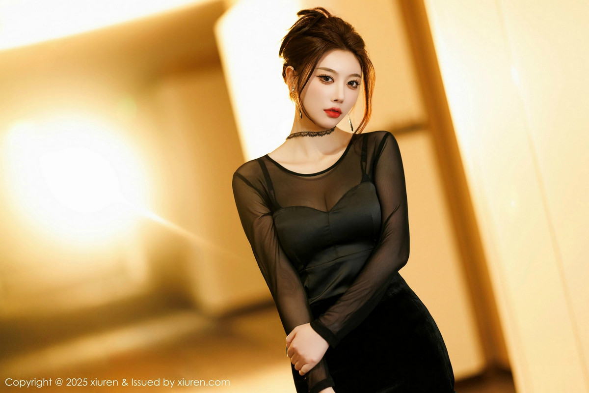 [XiuRen]高清写真图 2025.01.17 No.9776 杨晨晨Yome 黑丝美腿