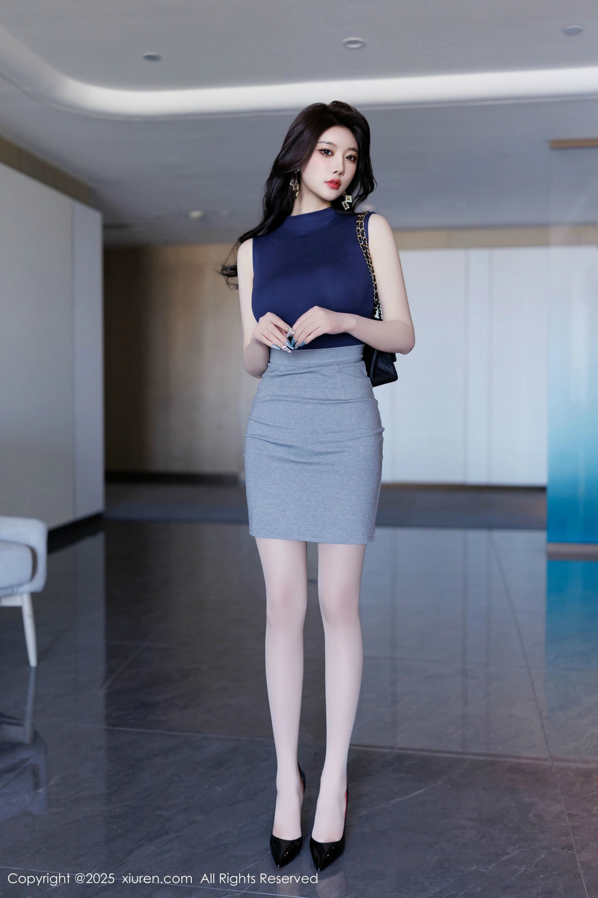 [XiuRen]高清写真图 2025.02.08 No.9857 杨晨晨Yome 黑丝美腿