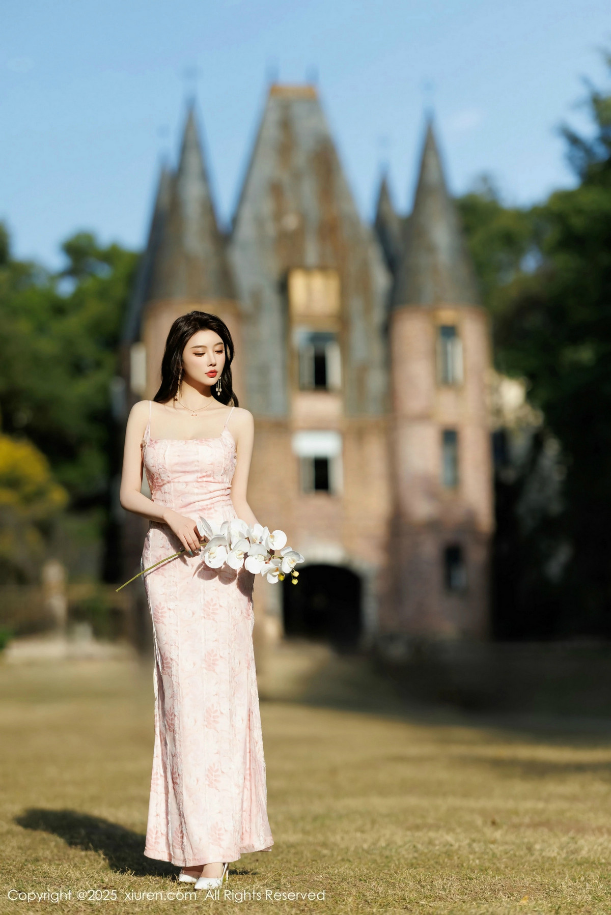 [XiuRen]高清写真图 2025.02.14 No.9886 杨晨晨Yome 丝袜美腿