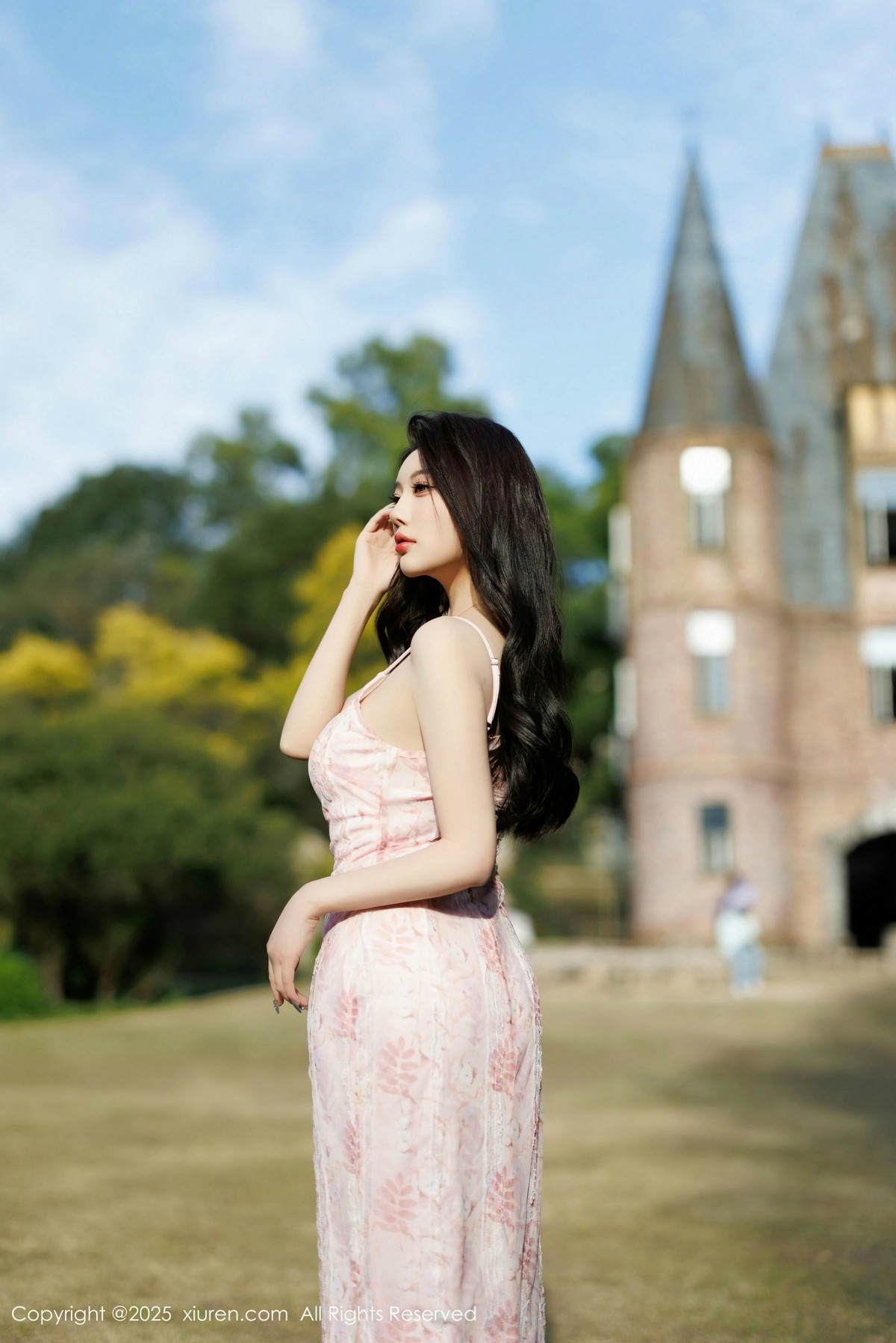 [XiuRen]高清写真图 2025.02.14 No.9886 杨晨晨Yome 丝袜美腿