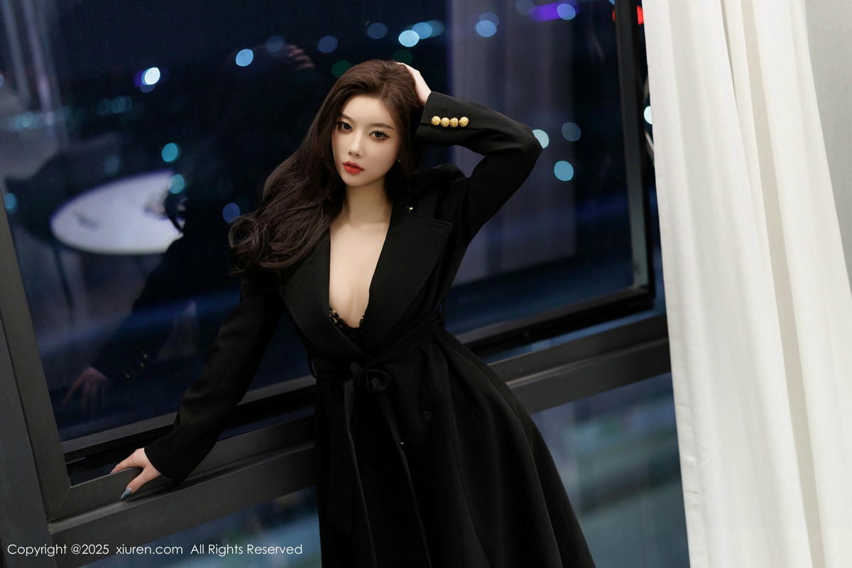 [XiuRen]高清写真图 2025.03.07 No.9984 杨晨晨Yome 美腿黑丝