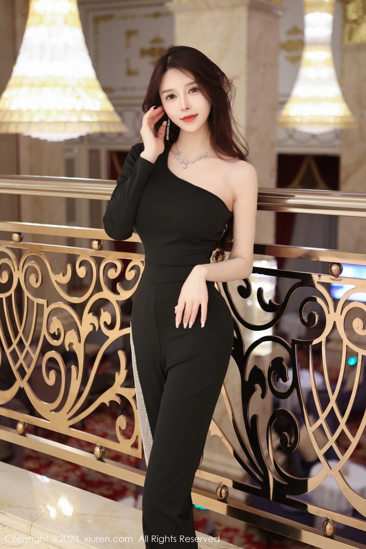 [XiuRen]高清写真图 2023.03.15 No.6417 玉兔miki 休闲美腿