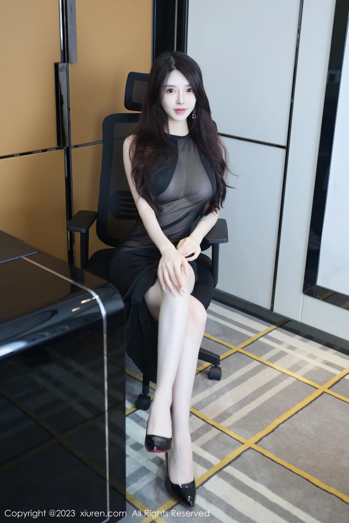 [XiuRen]高清写真图 2023.06.19 No.6937 玉兔miki 丝袜美腿