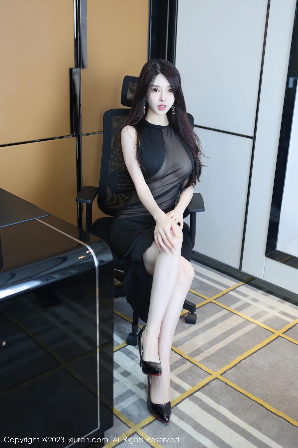 [XiuRen]高清写真图 2023.06.19 No.6937 玉兔miki 丝袜美腿