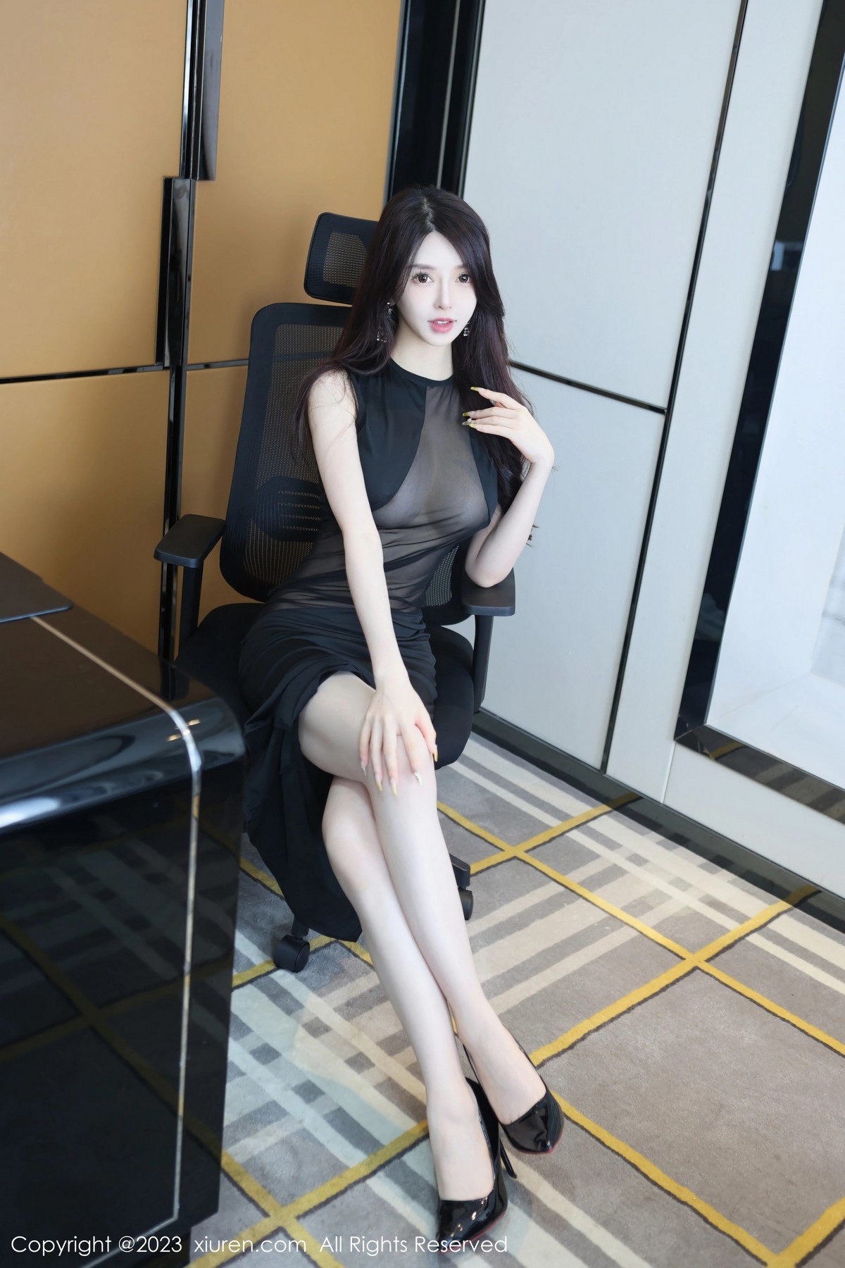 [XiuRen]高清写真图 2023.06.19 No.6937 玉兔miki 丝袜美腿