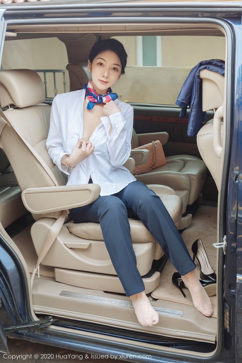 [HuaYang]高清写真图 2020.06.30 VOL.248 Angela小热巴