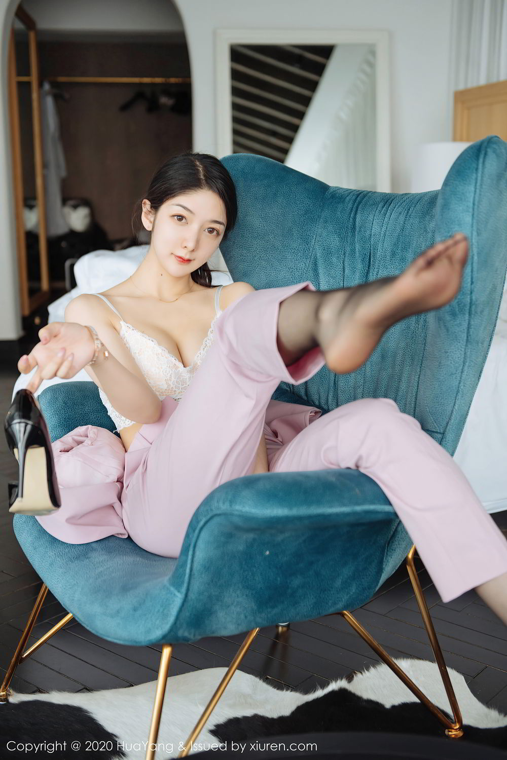 [HuaYang]高清写真图 2020.07.15 VOL.255 Angela小热巴