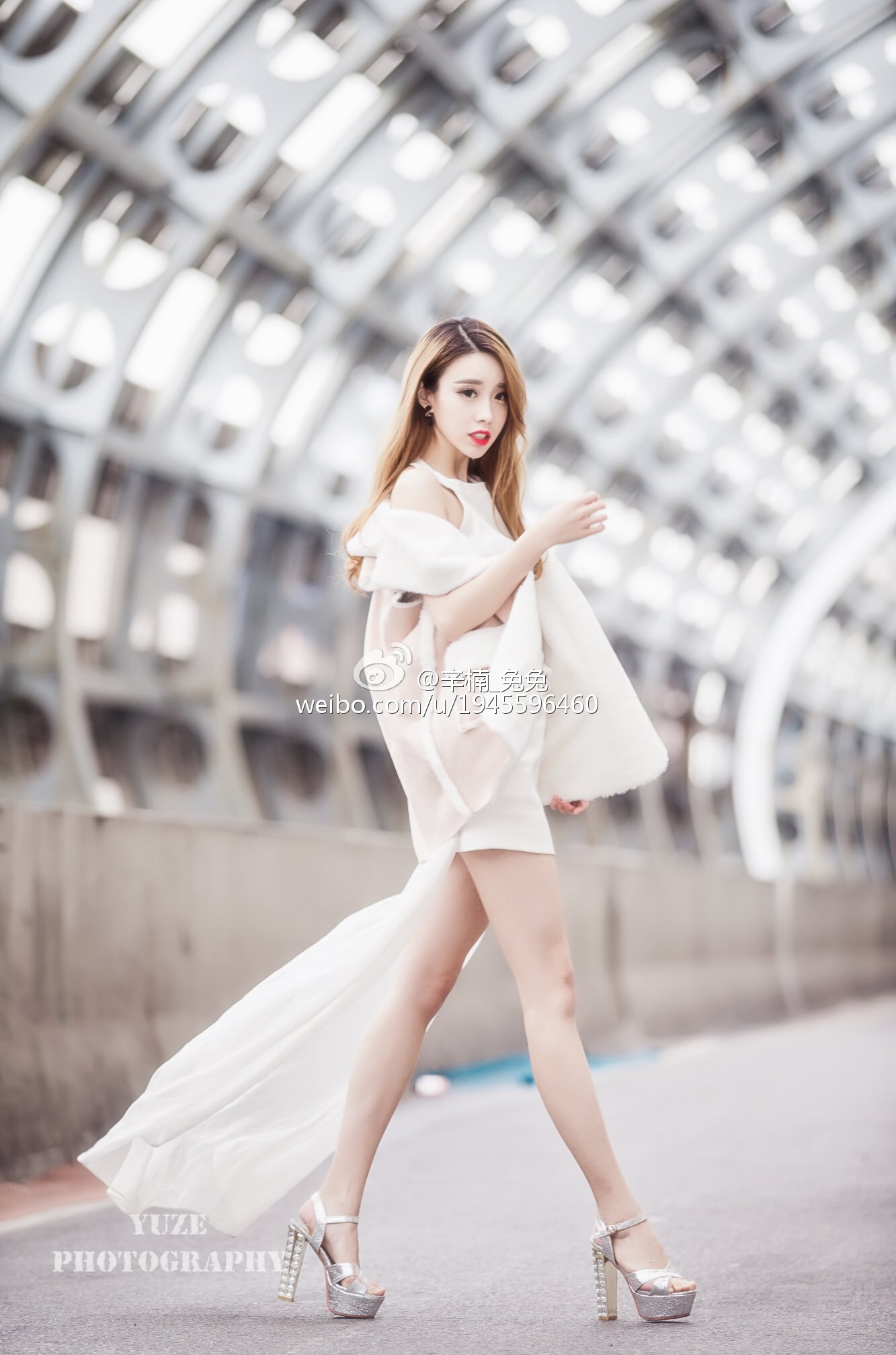辛楠_兔兔 高挑车模颜值爆表～