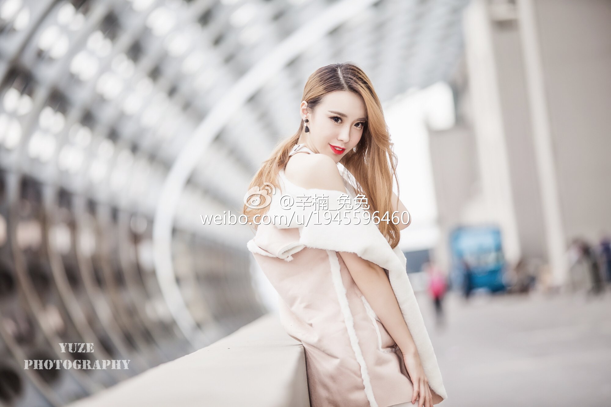 辛楠_兔兔 高挑车模颜值爆表～