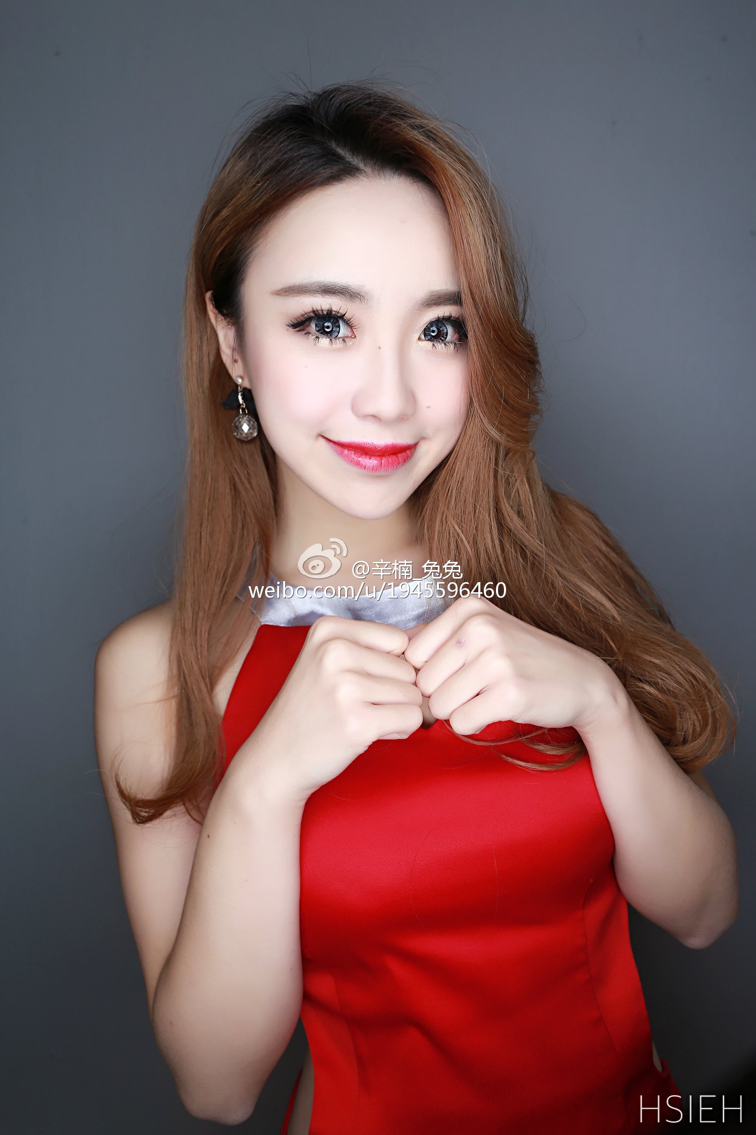 辛楠_兔兔 高挑车模颜值爆表～
