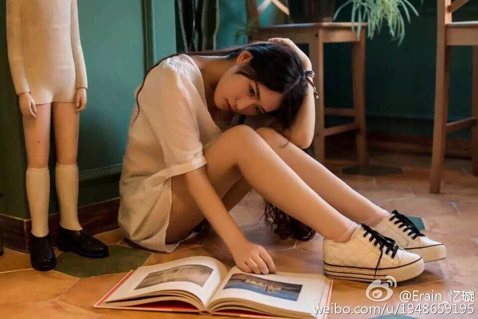 喵小兔了个宅 微博私房写真图