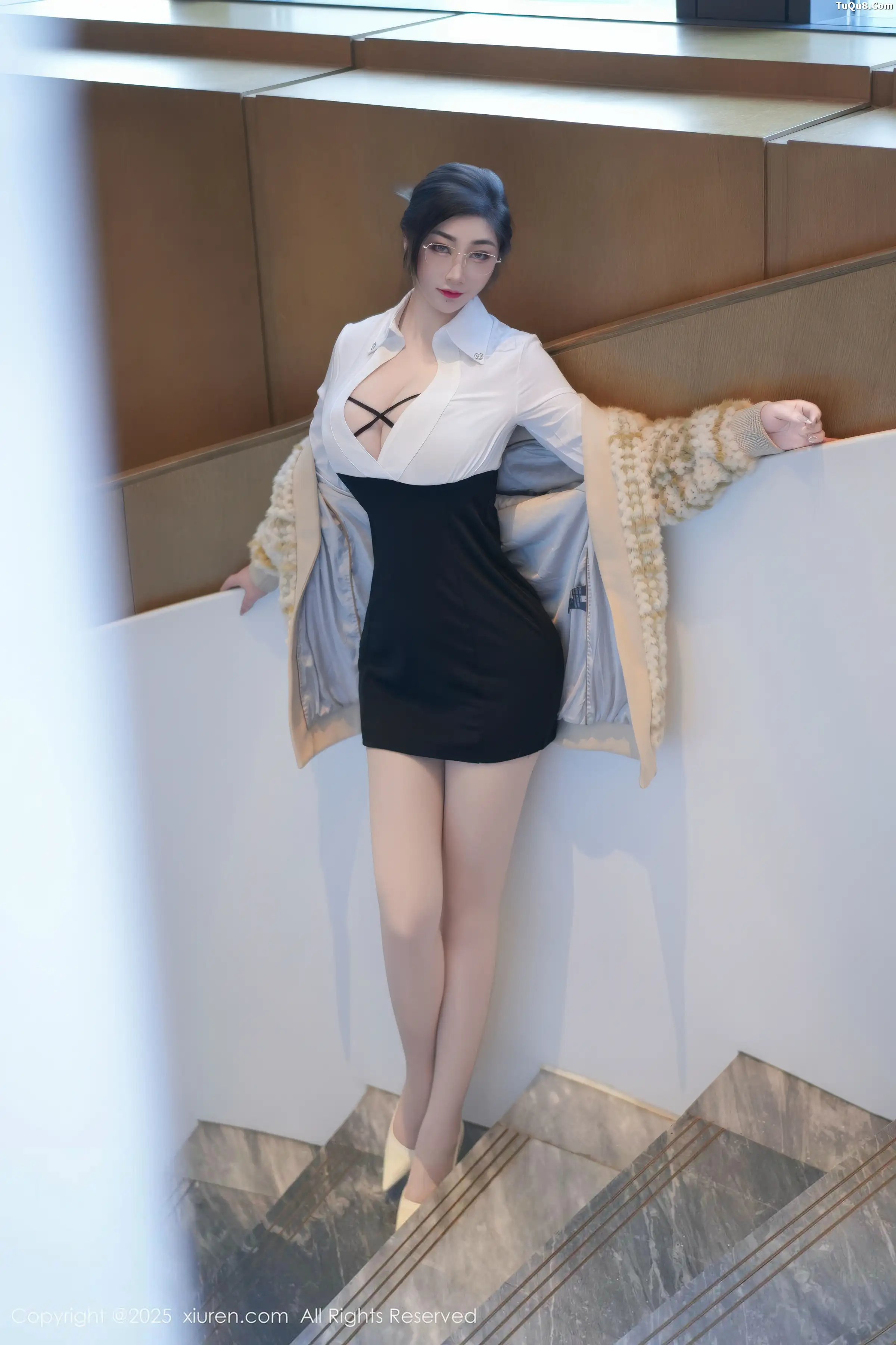 [XiuRen]高清写真图 2025.11.28 No.11045 妲己_Toxic 魅惑黑丝