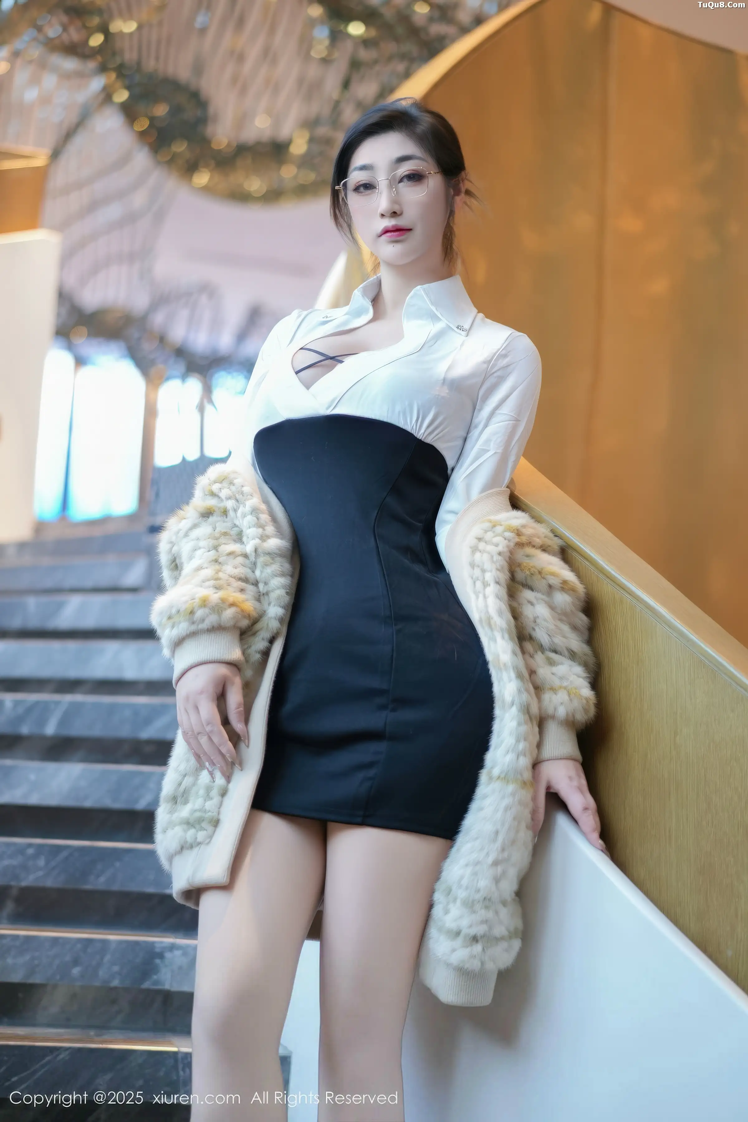 [XiuRen]高清写真图 2025.11.28 No.11045 妲己_Toxic 魅惑黑丝