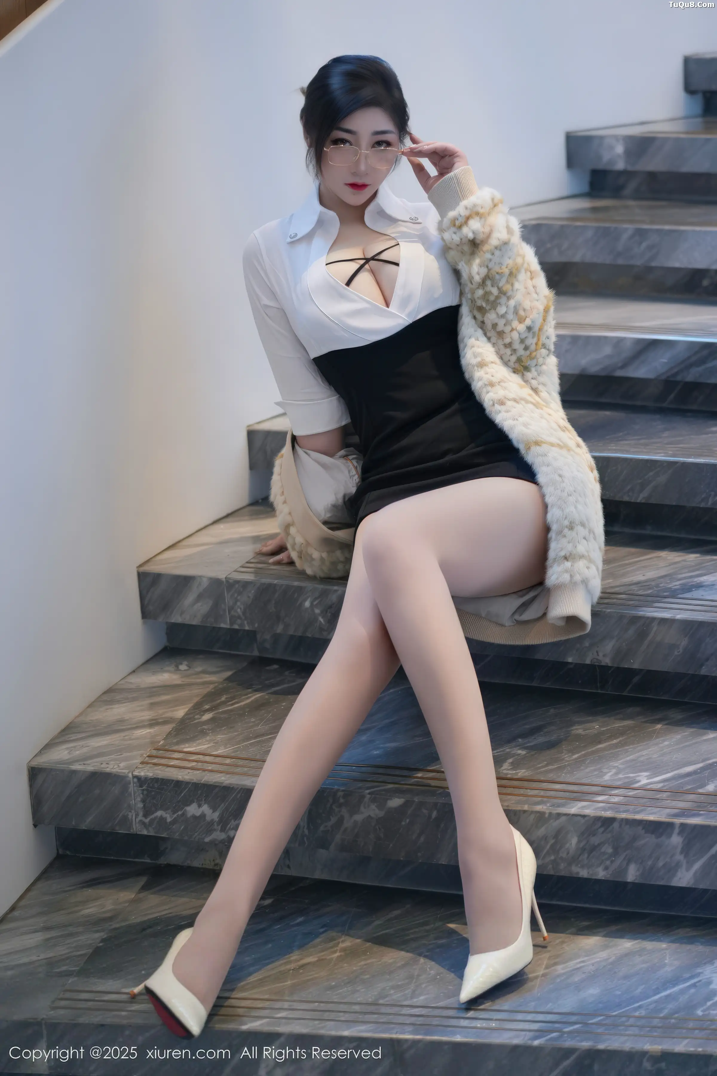 [XiuRen]高清写真图 2025.11.28 No.11045 妲己_Toxic 魅惑黑丝