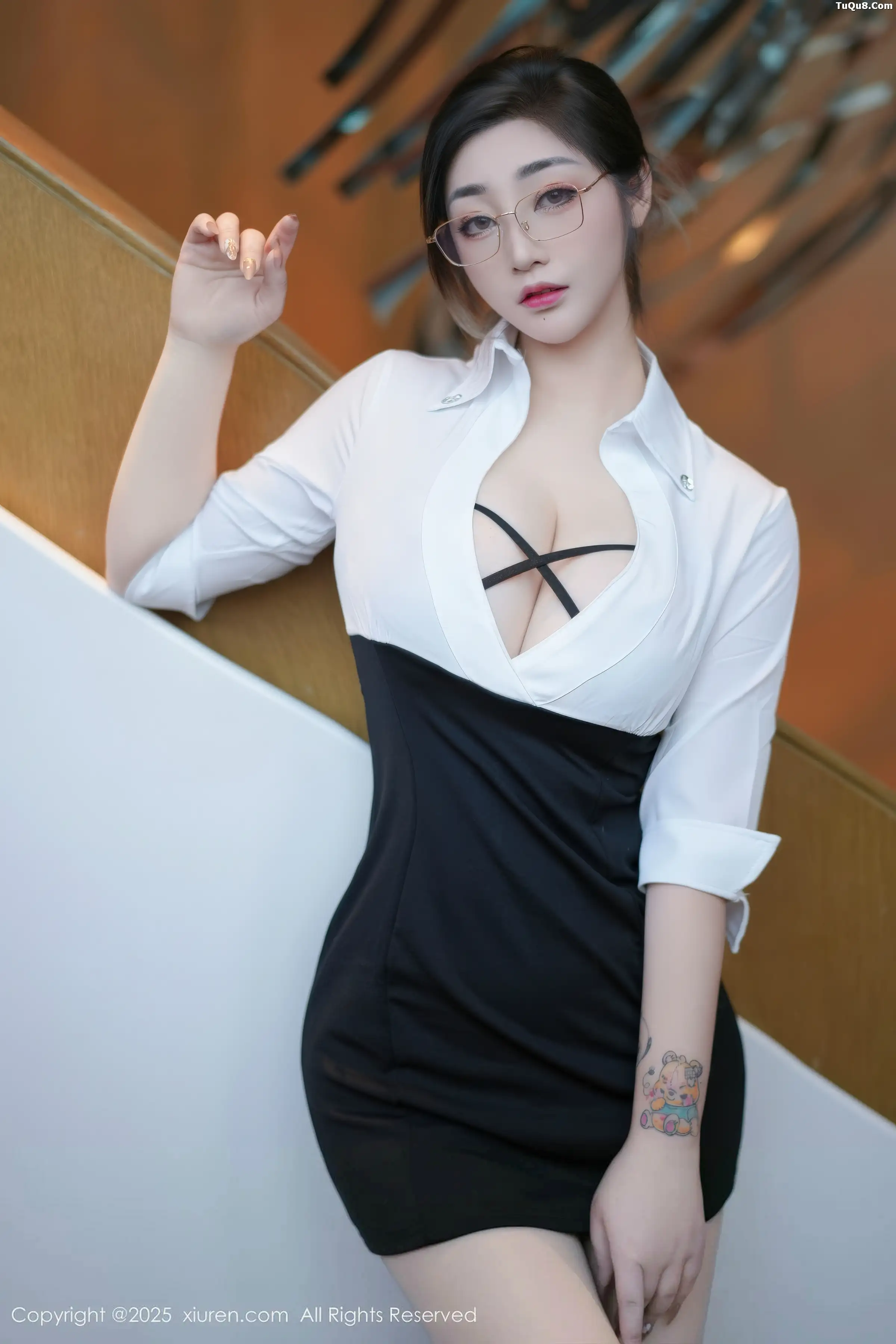 [XiuRen]高清写真图 2025.11.28 No.11045 妲己_Toxic 魅惑黑丝