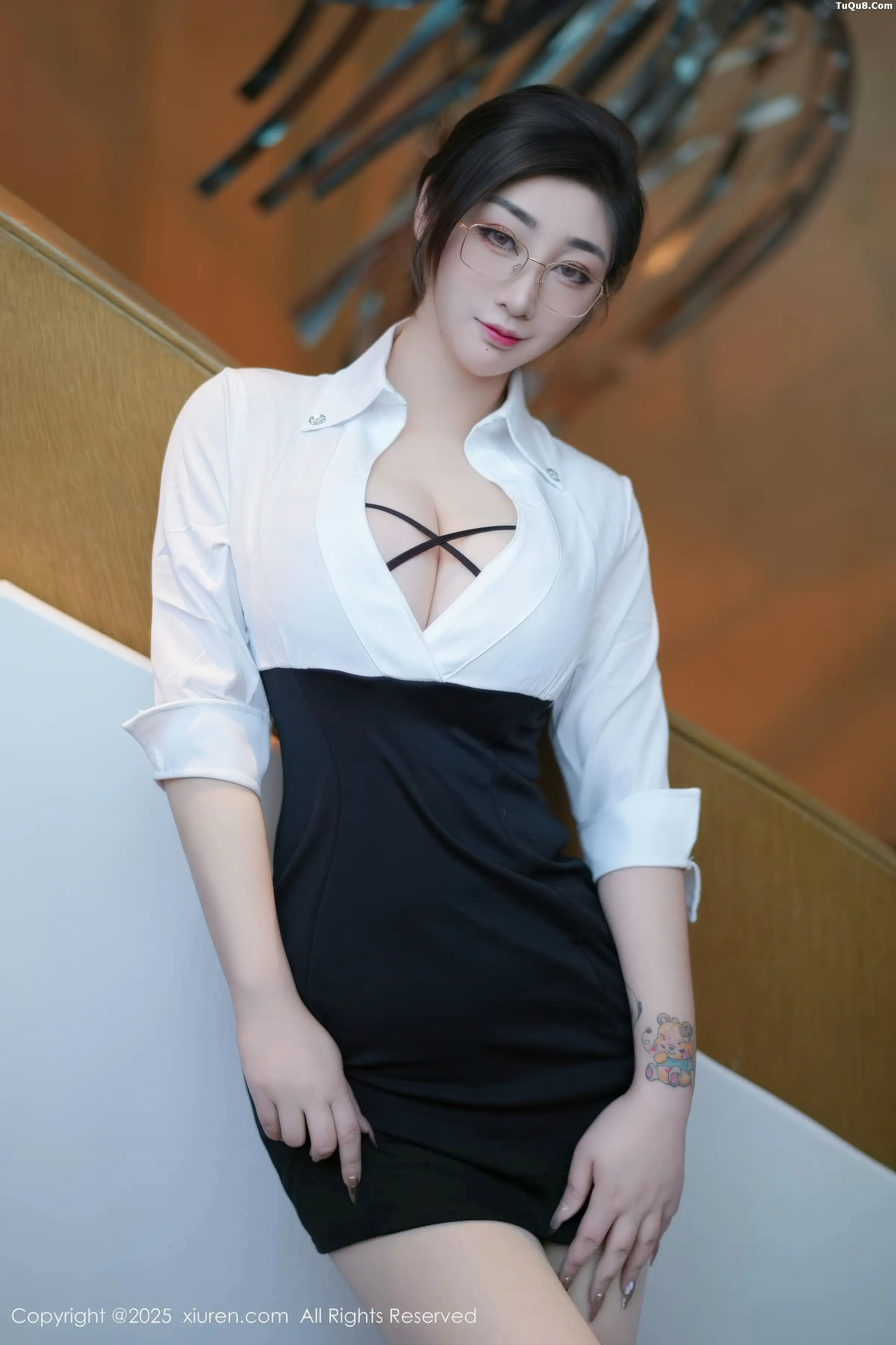 [XiuRen]高清写真图 2025.11.28 No.11045 妲己_Toxic 魅惑黑丝