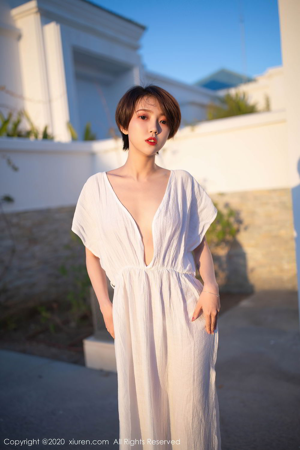 [XiuRen]高清写真图 2020.08.04 No.2405 冯木木LRIS
