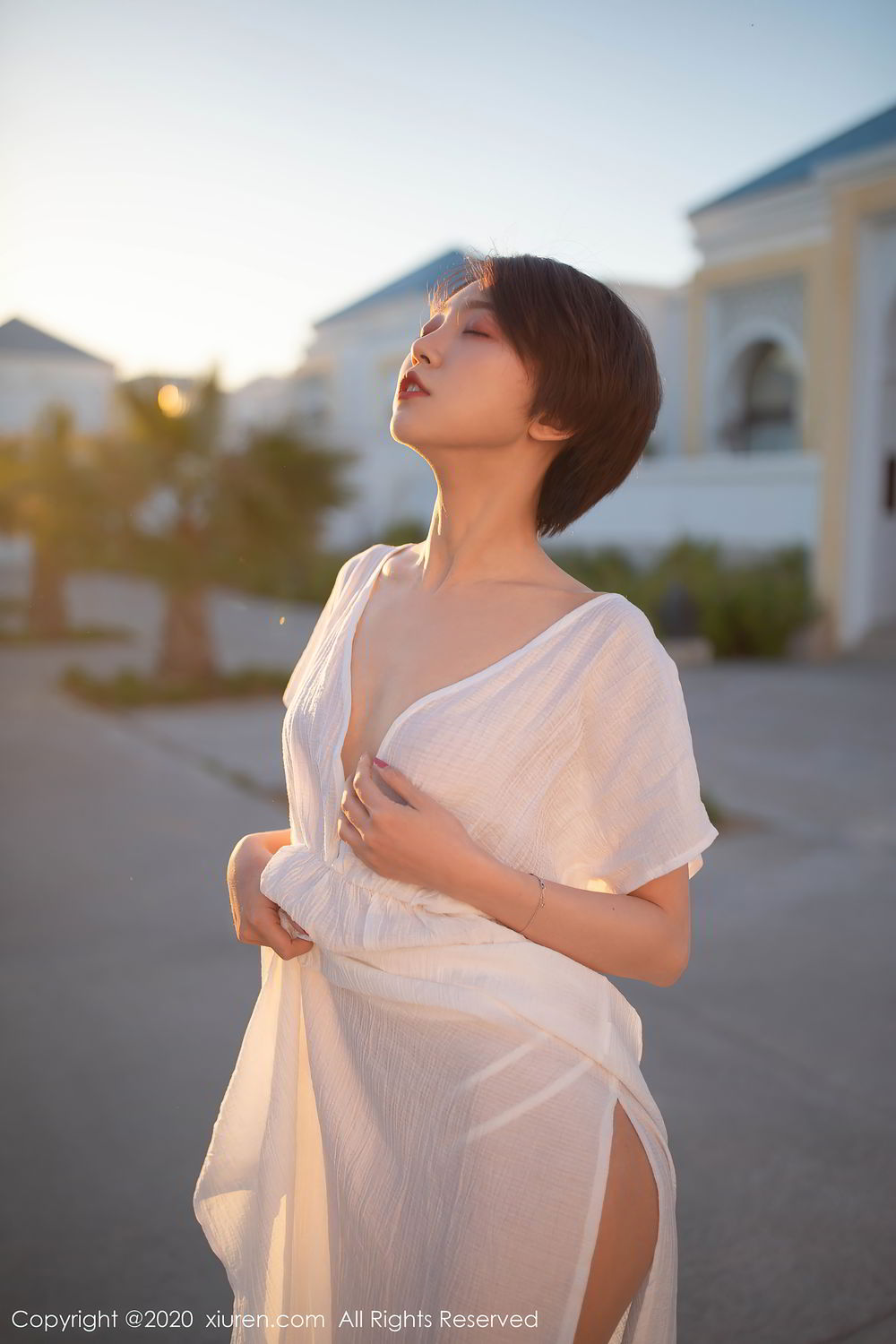 [XiuRen]高清写真图 2020.08.04 No.2405 冯木木LRIS