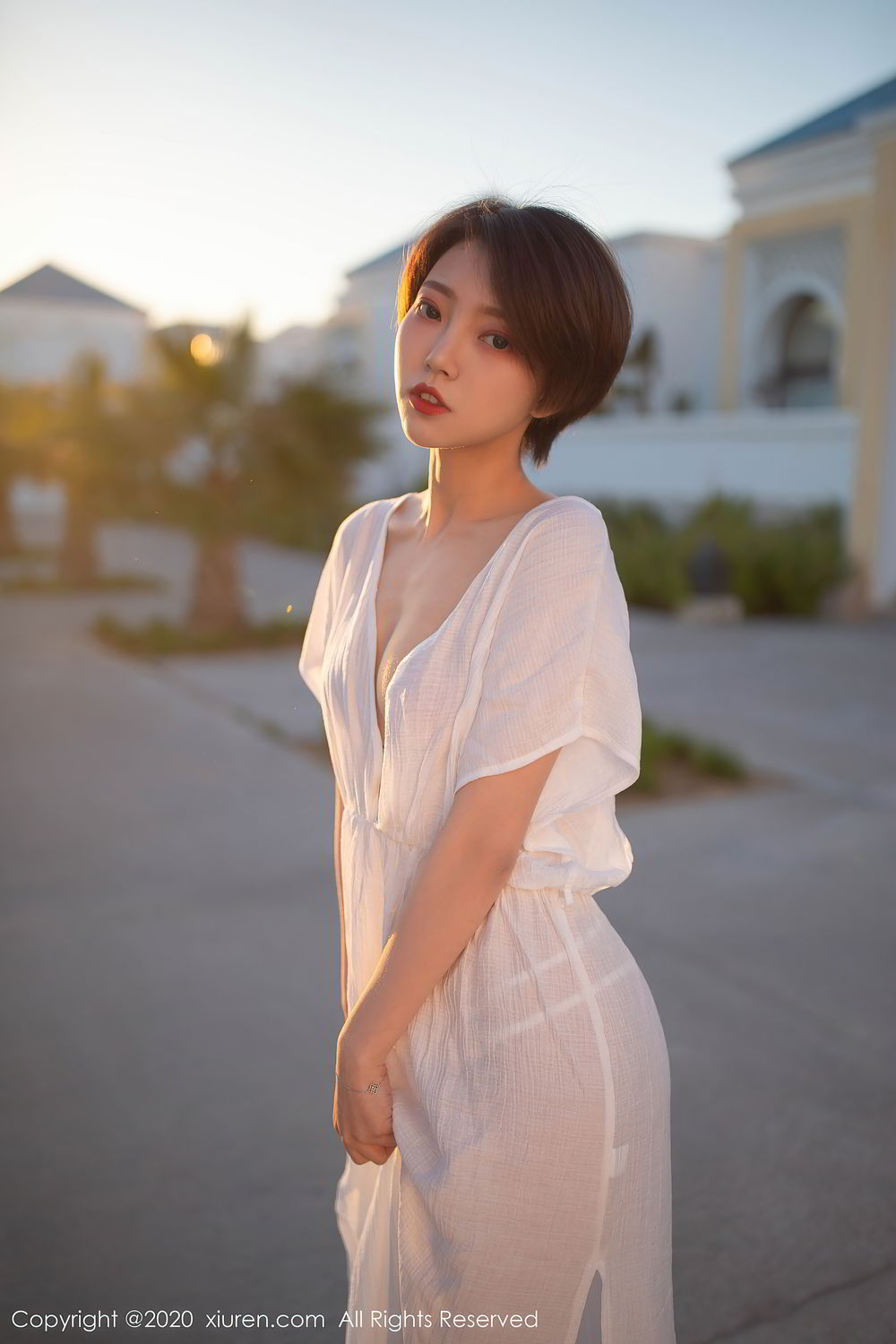 [XiuRen]高清写真图 2020.08.04 No.2405 冯木木LRIS