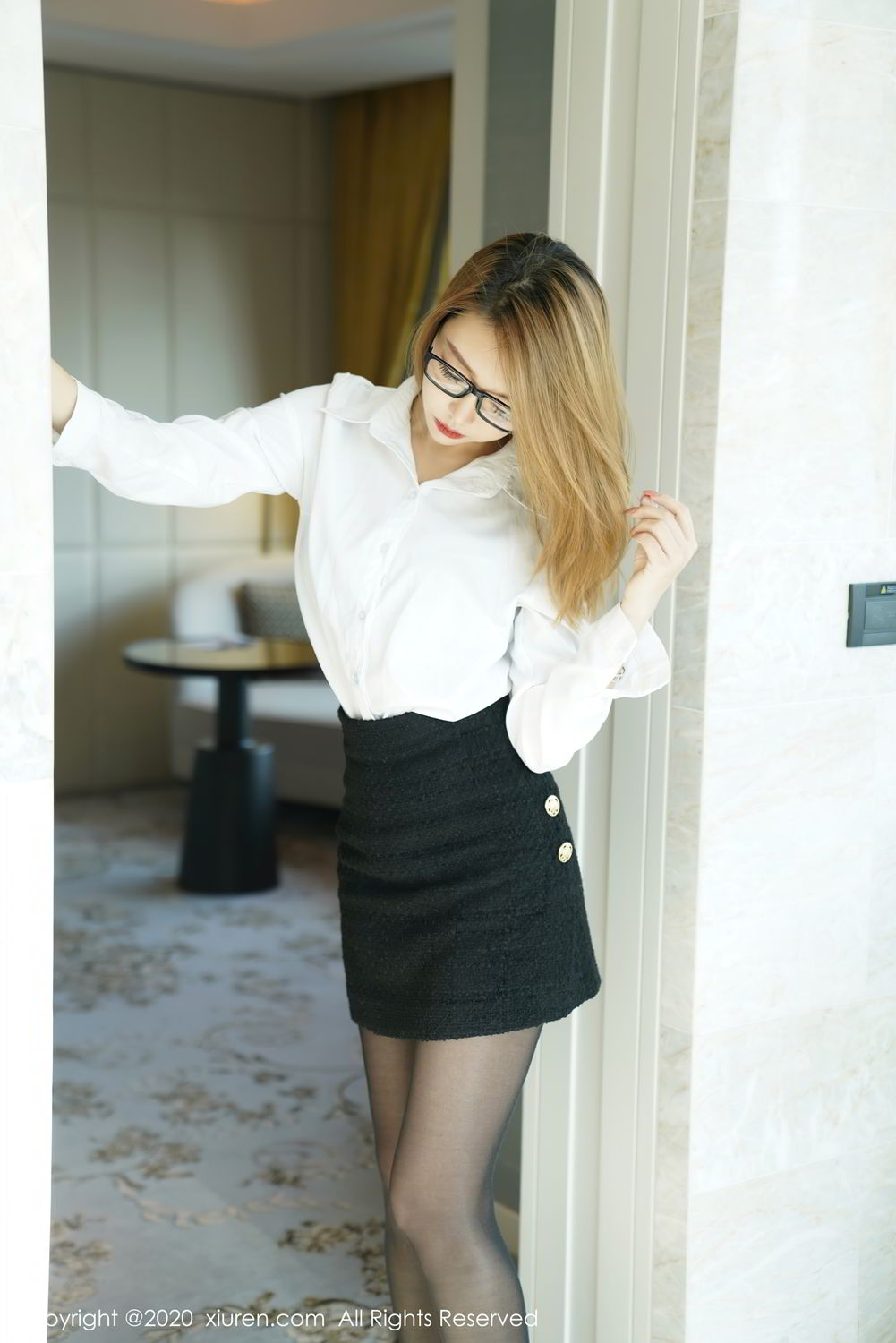 [XiuRen]高清写真图 2020.10.26 No.2695 冯木木LRIS