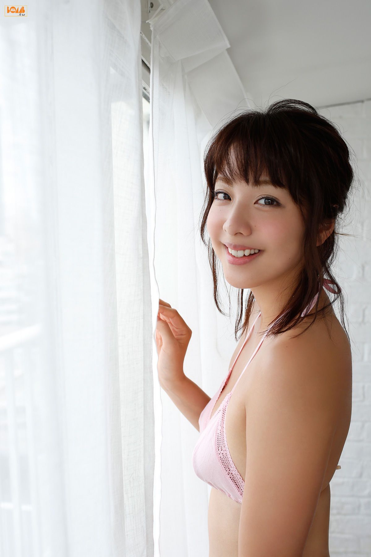 本乡杏奈- [Bomb.tv]高清写真图 2017年09月号 GRAVURE Channel
