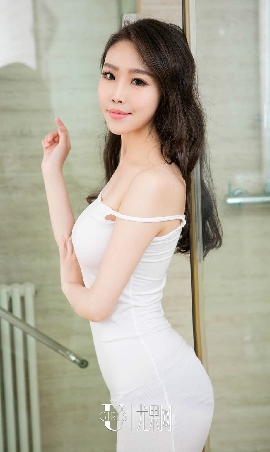 李姊乐 [爱尤物]高清写真图VOL.367 我爱你520
