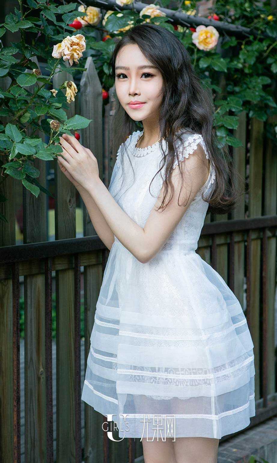 李姊乐 [爱尤物]高清写真图VOL.384 学妹的诱惑