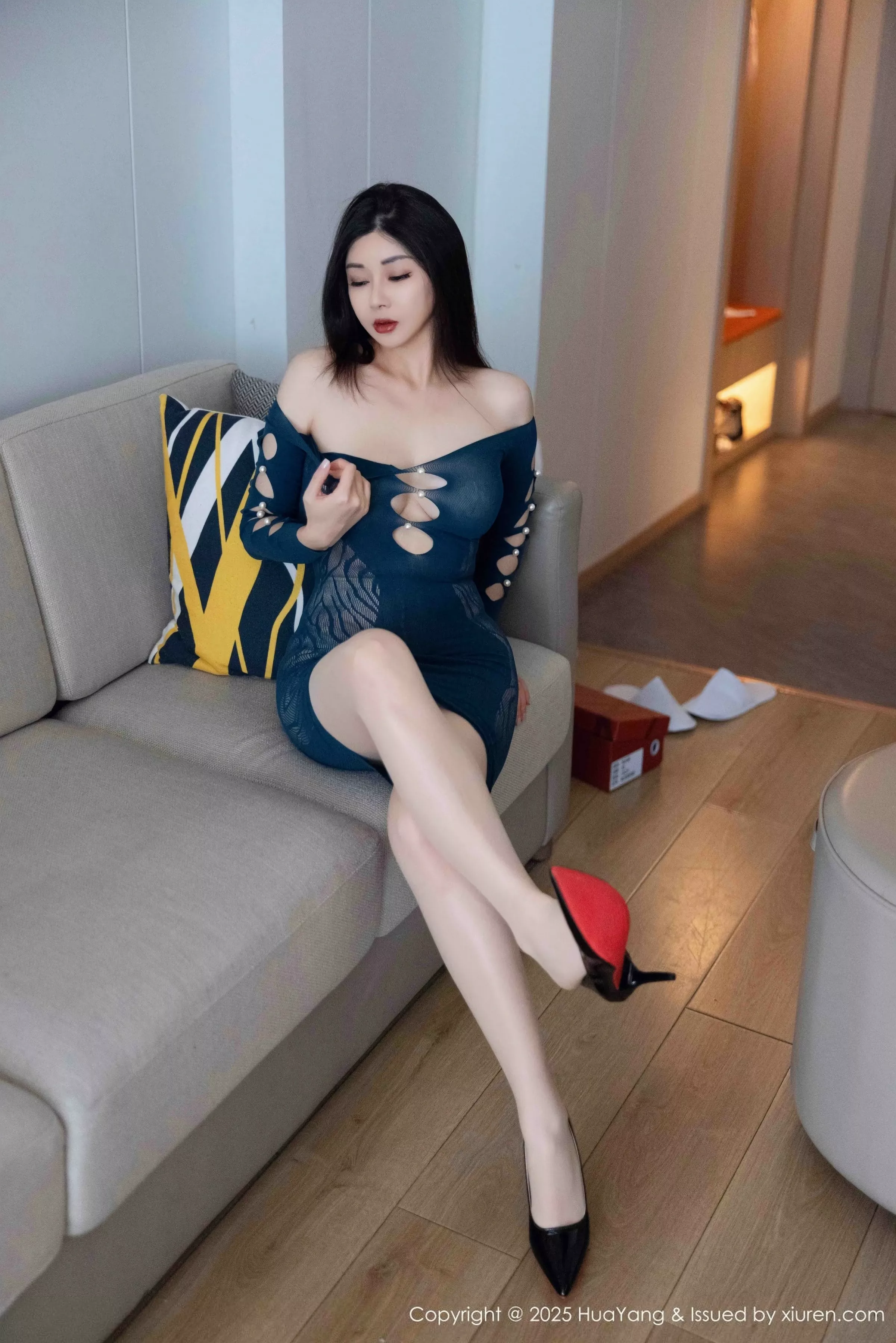 [HuaYang]高清写真图 2025.05.20 VOL.640 凯竹Quinn 蓝色连衣短