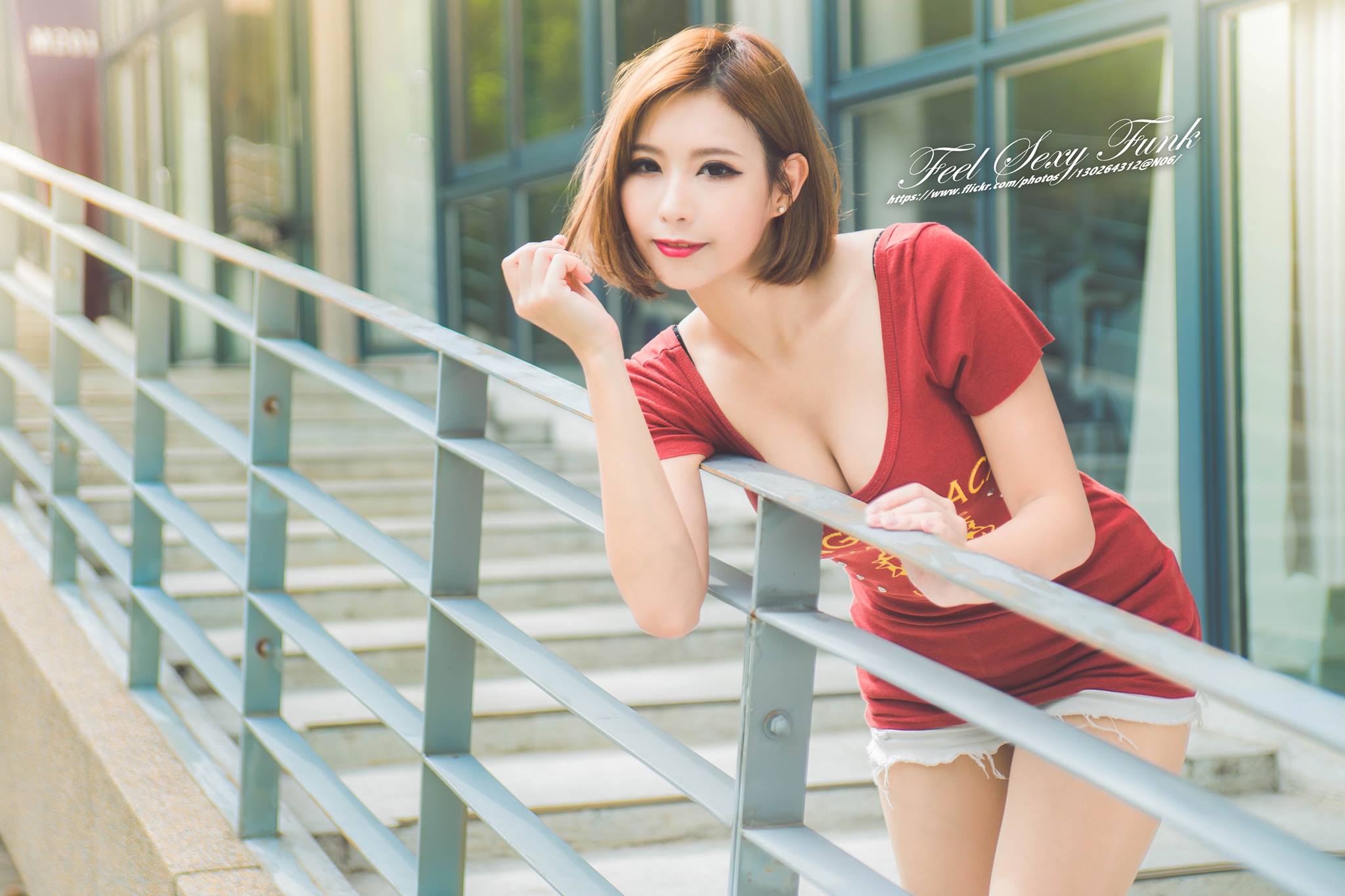 Sylvia小希 短发美人户外写真图