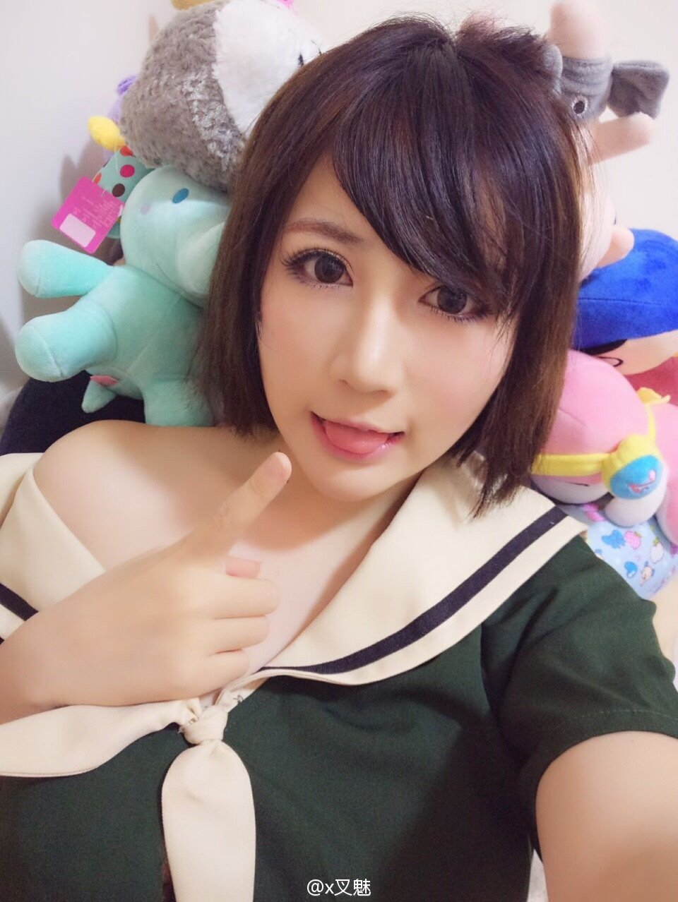 x叉魅 大胸妹微博私房照诱惑写真图