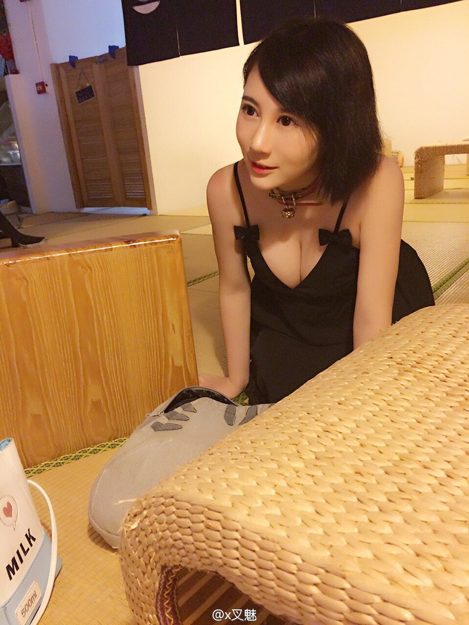 x叉魅 大胸妹微博私房照诱惑写真图
